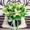 Букет орхидей «Лайм» в цилиндре